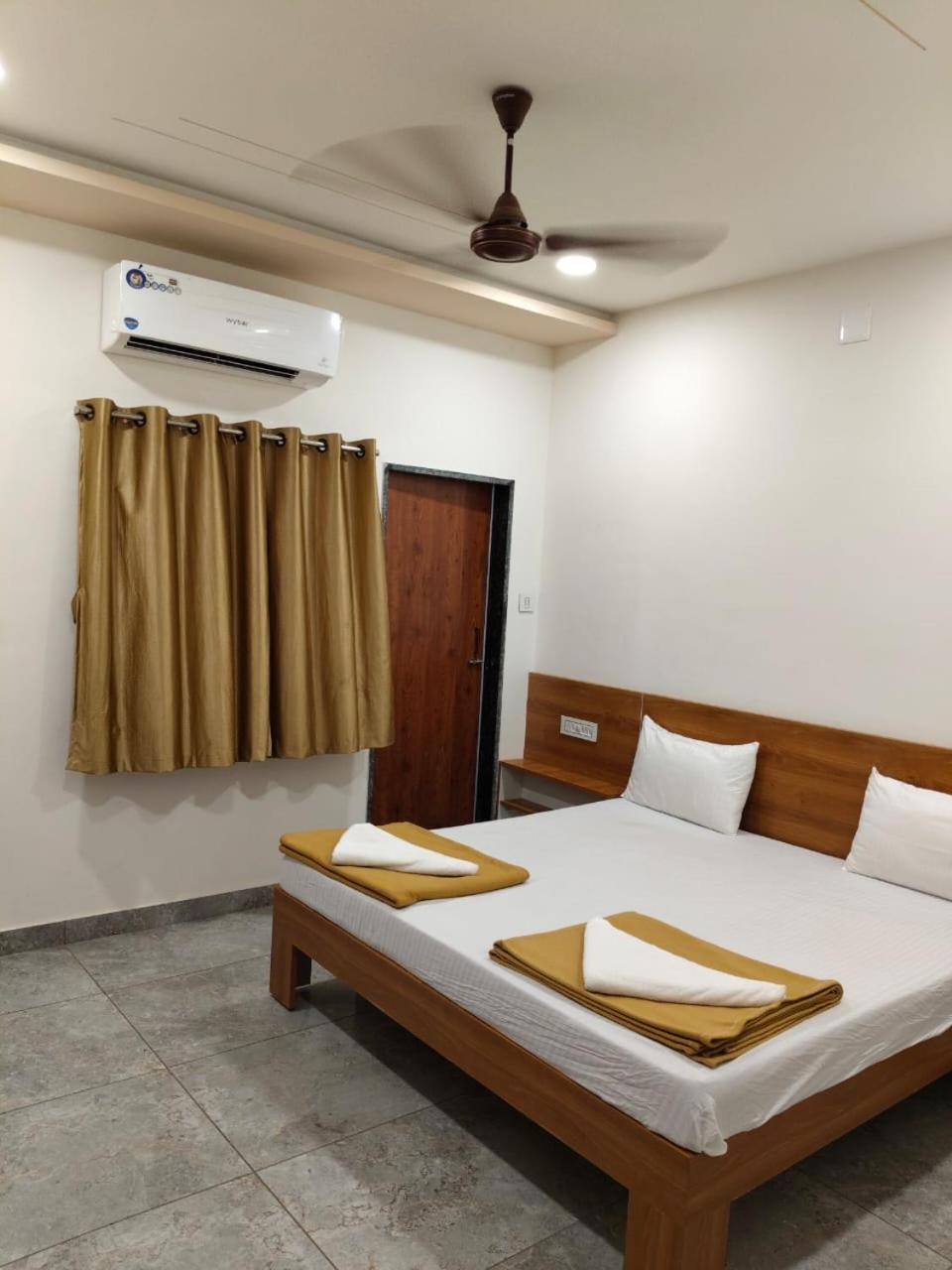 Hotel Ayodhya Bhavan - Near Dwarka Railway Station & Shree Dwarkadhish Temple Exterior foto